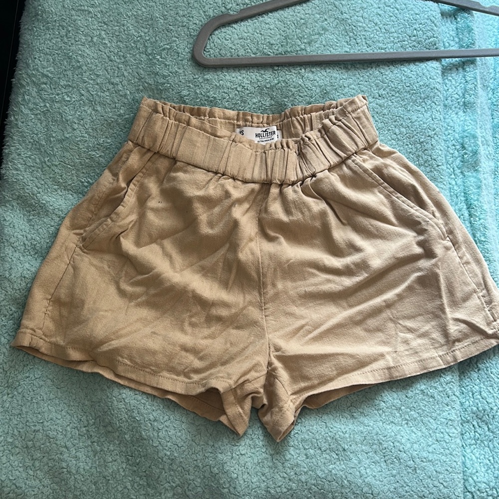 Hollister Beige Linen shorts with pockets